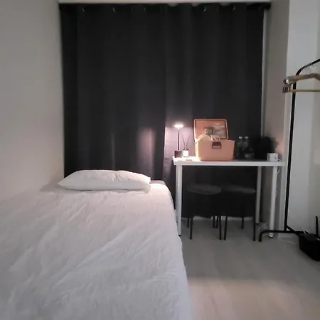 Modern, 3Min Walk From Sinchon Station Line2, Entire Private Studio #신촌 #연대 #홍대